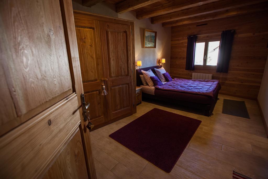 Le Bacchu Ber Bed & Breakfast Briancon  Bagian luar foto