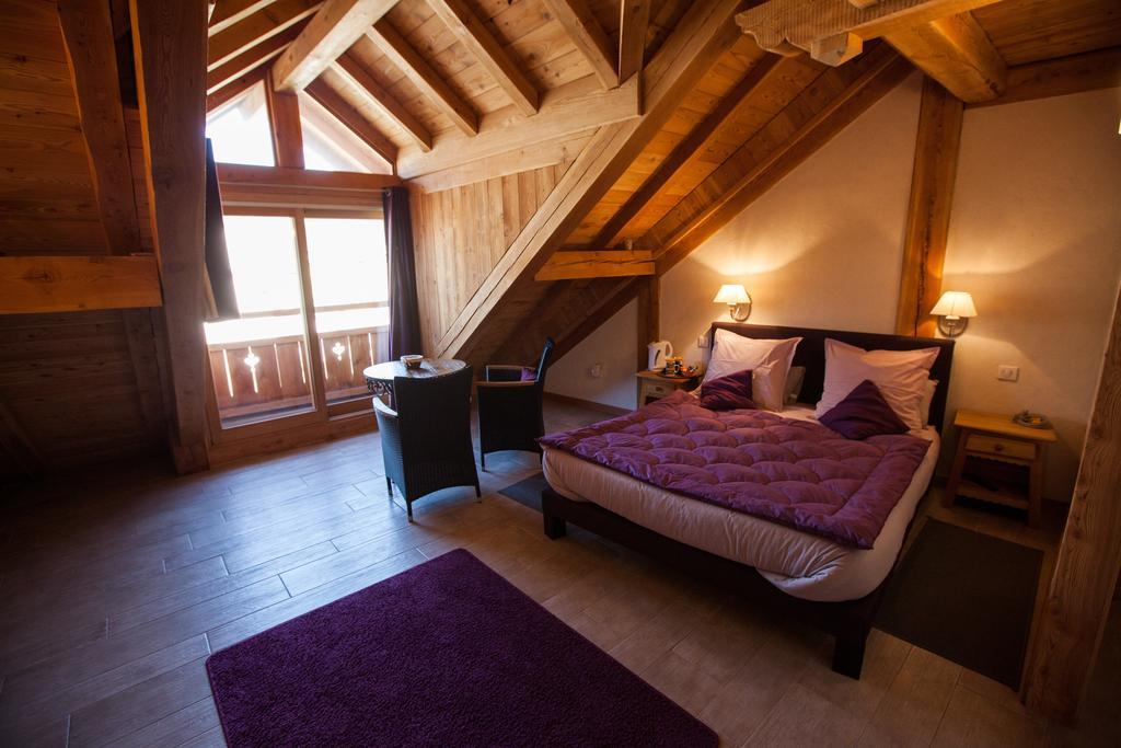 Le Bacchu Ber Bed & Breakfast Briancon  Bagian luar foto