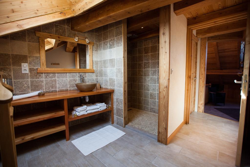 Le Bacchu Ber Bed & Breakfast Briancon  Bagian luar foto