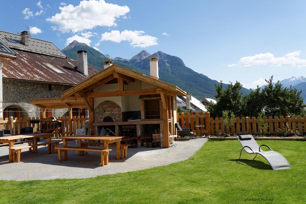 Le Bacchu Ber Bed & Breakfast Briancon  Bagian luar foto